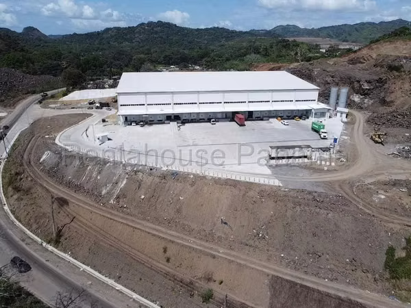 ALQUilo Galera in Ancon 2200m2