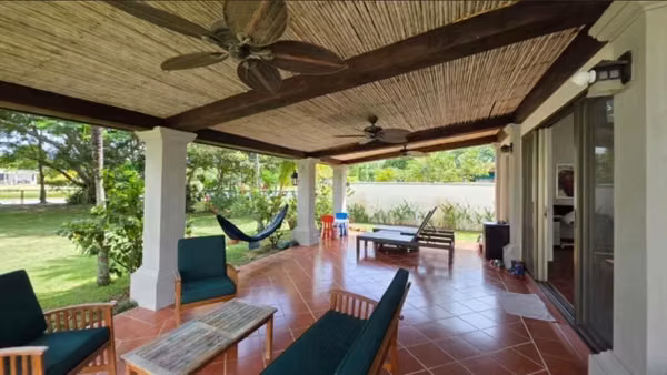 Casa con grande terreno en Buenaventura