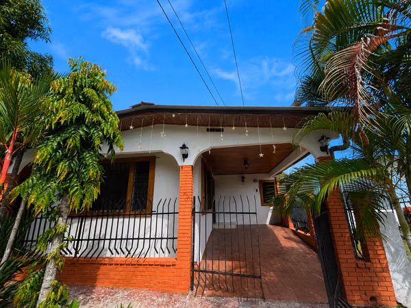 VENTA DE CASA EN VILLA LUCRE