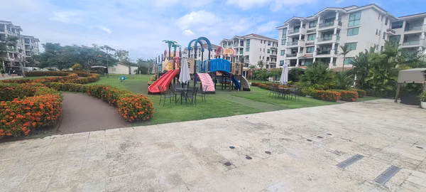 VENDO APARTAMENTO. COSTAMARE. COSTA SUR. PLANTA BAJA. TOCUMEN. OPORTUNIDAD.