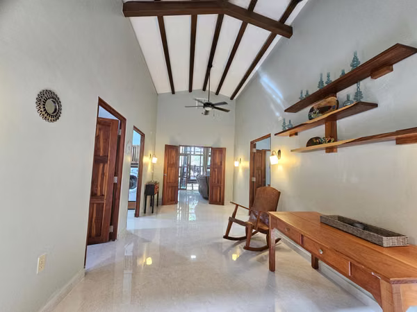 Craftsman-Style Move-In Ready Home – Pedasí
