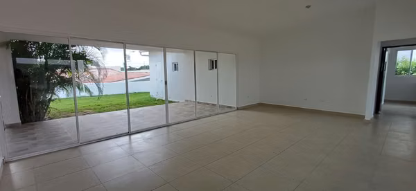 Venta de Casa en Coronado de 3 recamaras con Club de Playa