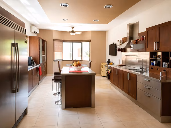 HOUSE FOR SALE IN CLAYTON, 4 BEDROOMS WITH POOL, CLAYTON VILLAGE MLD