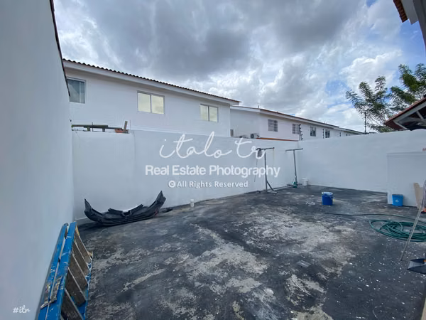 Duplex house for rent P.H. Versailles West 3R2.5B $900