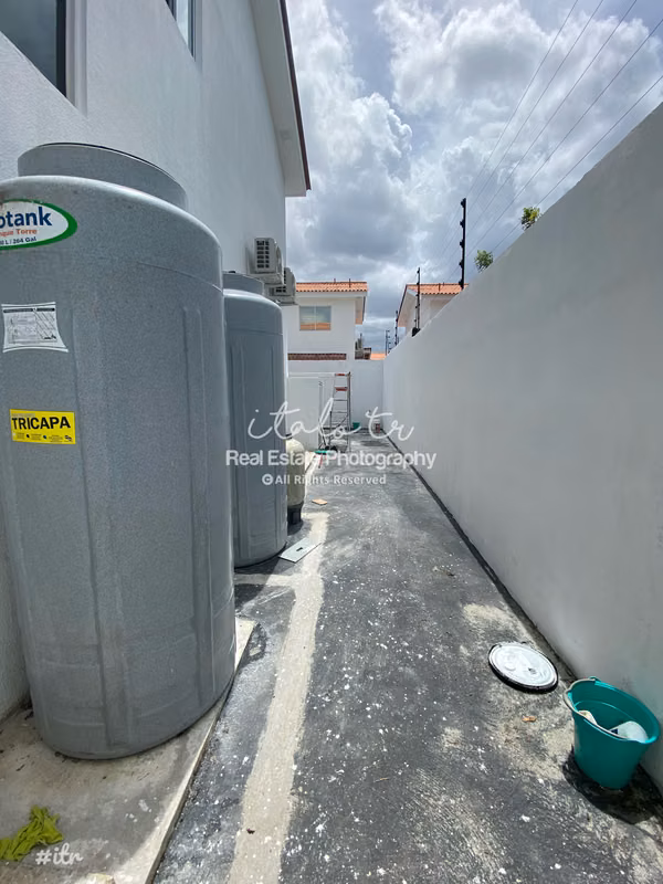 Duplex house for rent P.H. Versailles West 3R2.5B $900