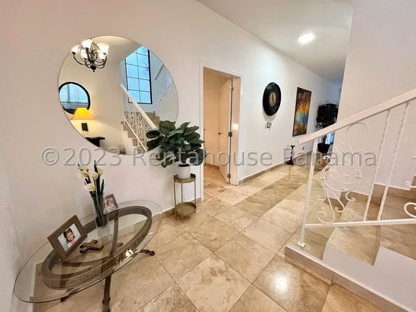Casa en venta en Costa Sur PH El Doral