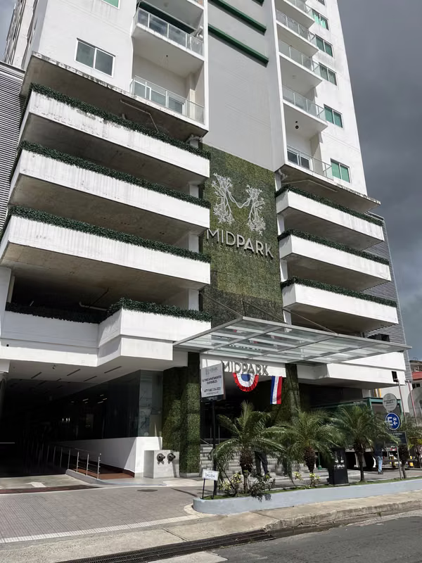 Beautiful 2 bedroom apartment, furnished