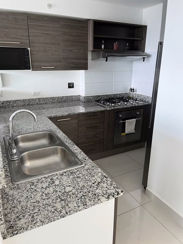 Beautiful 2 bedroom apartment, furnished