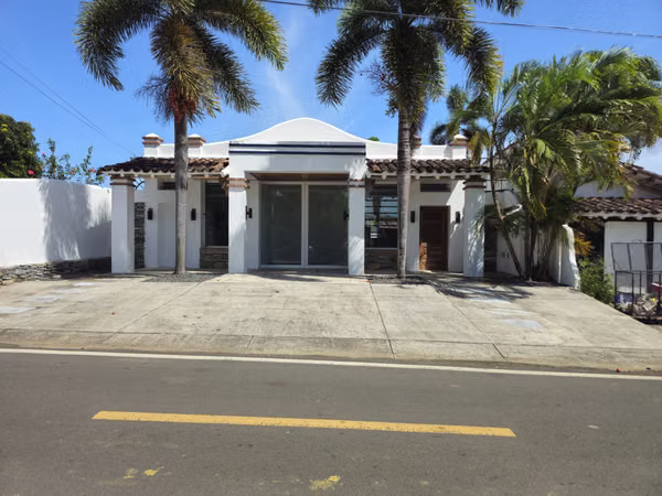 Open-Concept Home in Downtown Pedasí, Panama