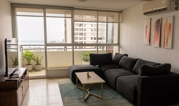 Apartment for rent in Bella Vista near Balboa Avenue. Balcony with ocean view.
