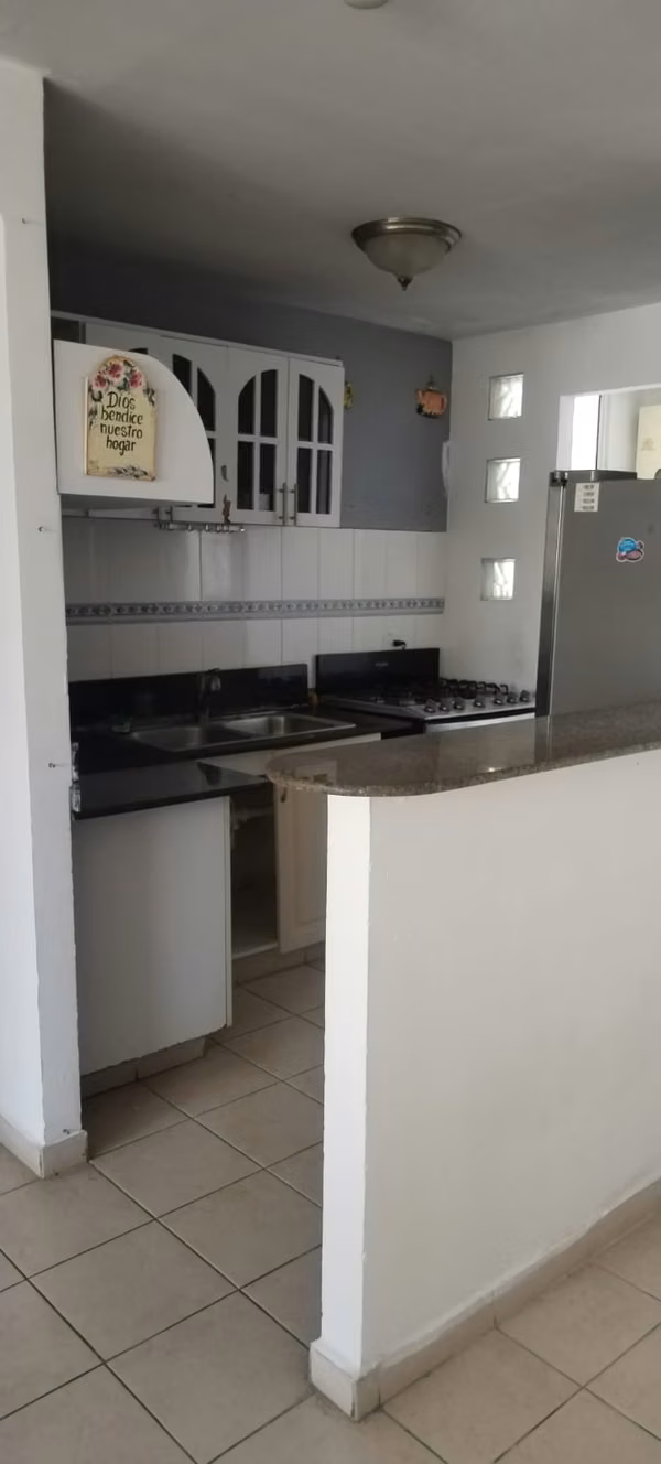 APARTMENT RENTAL IN SPANISH TRACK TOWERS - $750