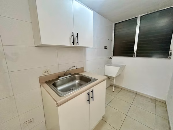 Central apartment in the P.H. Residencial Llano Bonito 2 bedroom, 1 bathroom