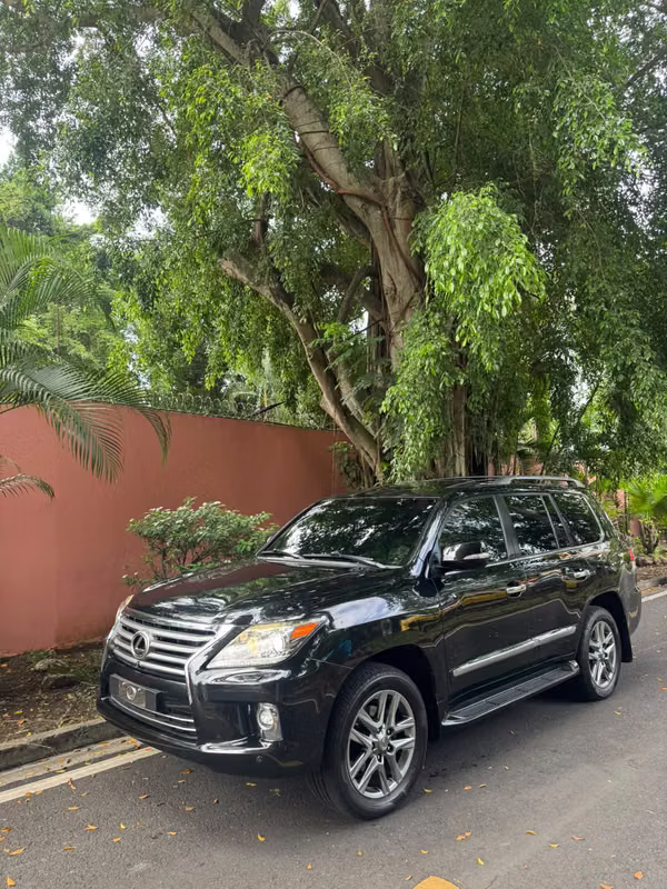 LEXUS LX $24.900