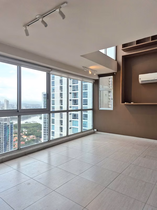 P.H. Lemare loft apartment for sale in Coco del Mar, San Francisco