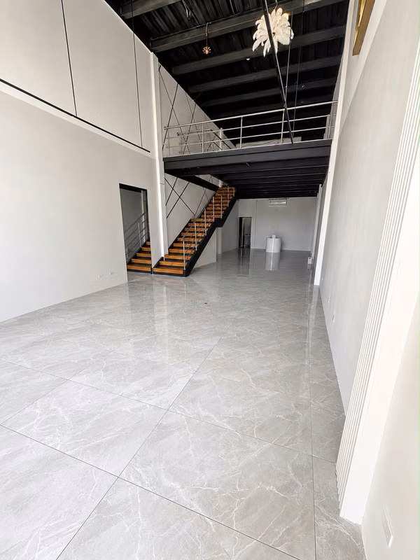Commercial space for rent in Prestigiosa Plaza San Francisco