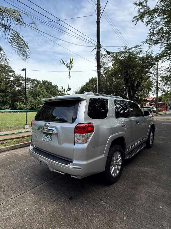 TOYOTA 4runner 2012 (comprada en Ricardo Perez)