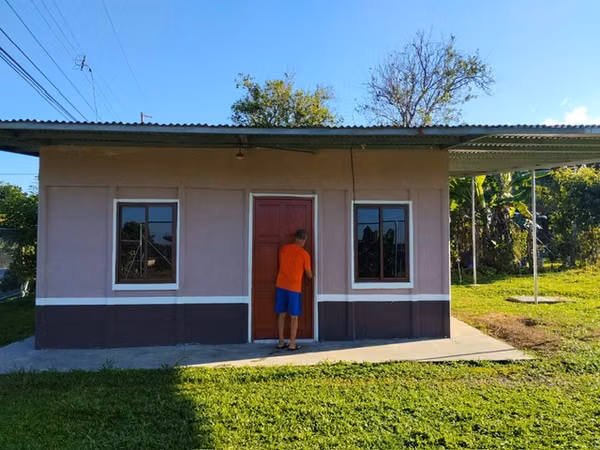 ALQUILO BONITA CASA CERCADA EN MACANO DE BOQUERÓN