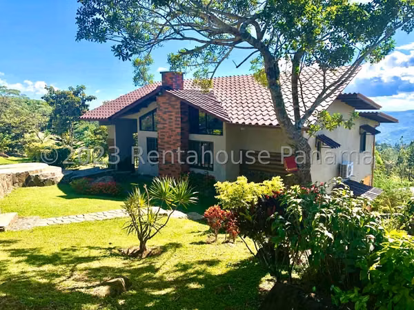 House for Sale in Chica with a Large Plot of Land
