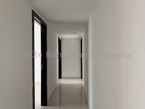 Penthouse rental in Carreras Tower: 3 Recorder with New White Line - 27GP689