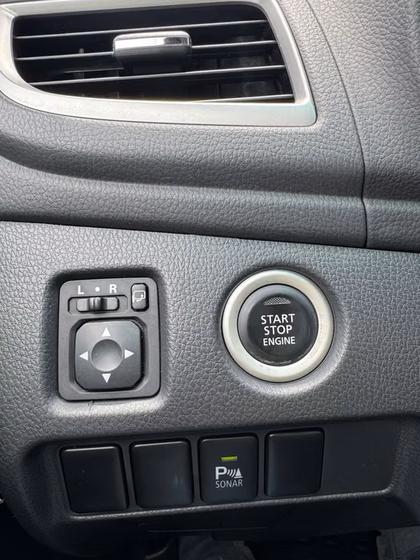 MITSUBISHI MONTERO 2020