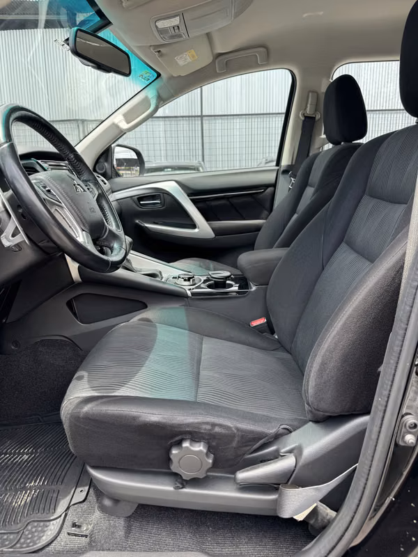 MITSUBISHI MONTERO 2020