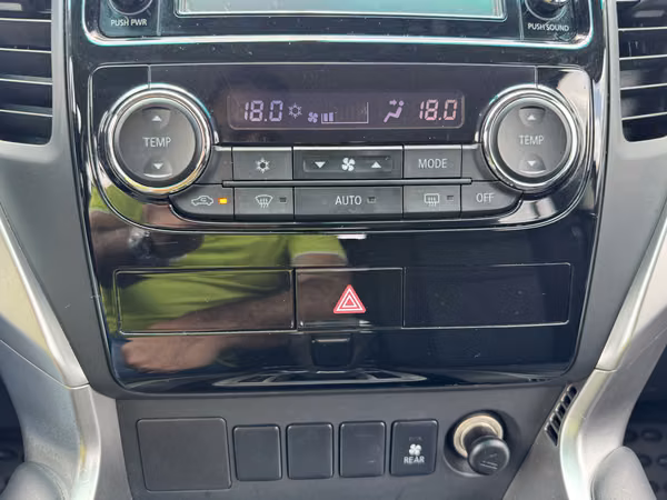 MITSUBISHI MONTERO 2020
