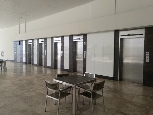 CENTRICO Y ACOGEDOR  APARTAMENTO CON VISTA AL MAR
