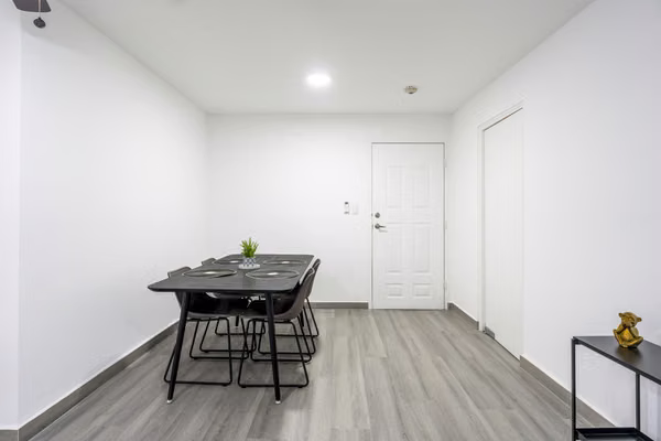MODERN APARTMENT I 2 ROOMS I 2 BATHROOMS I ROOM AND BATHROOM SERVICE