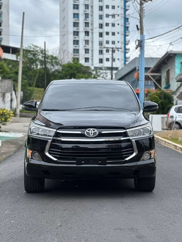TOYOTA INNOVA 2021