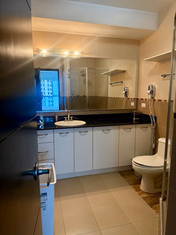 Todo Nuevo y Remodelado, PH Bay Front Vista al Mar  Avenida Balboa $1,550