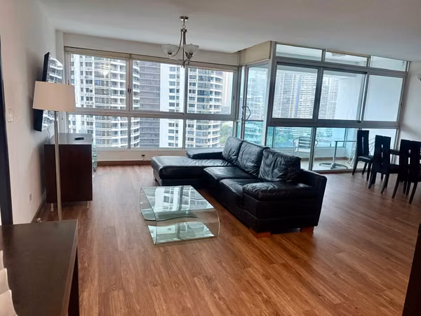 Todo Nuevo y Remodelado, PH Bay Front Vista al Mar  Avenida Balboa $1,550