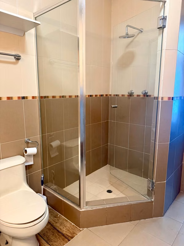 Todo Nuevo y Remodelado, PH Bay Front Vista al Mar  Avenida Balboa $1,550