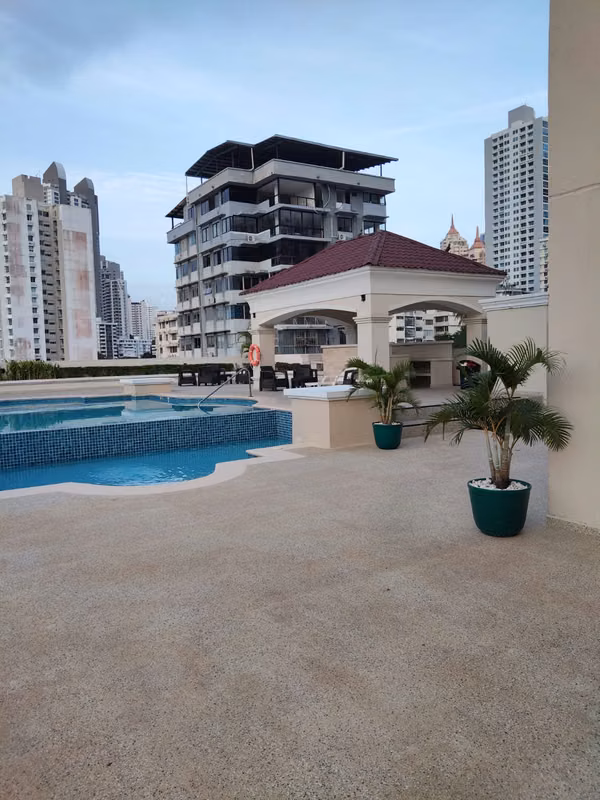 APARTMENT IS RENTED PH ONIX TOWER THE CRAB