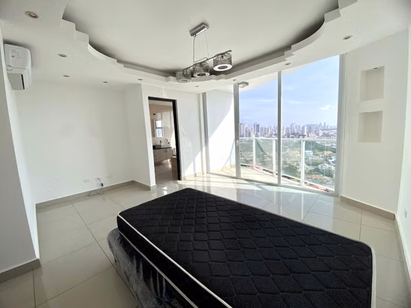 220 m ² of Space, Privacy and Excellent Location - 124; PH Highland View