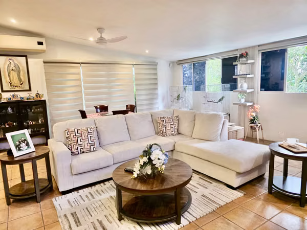 SOLD APARTMENT IN GOLDEN SQUARE
