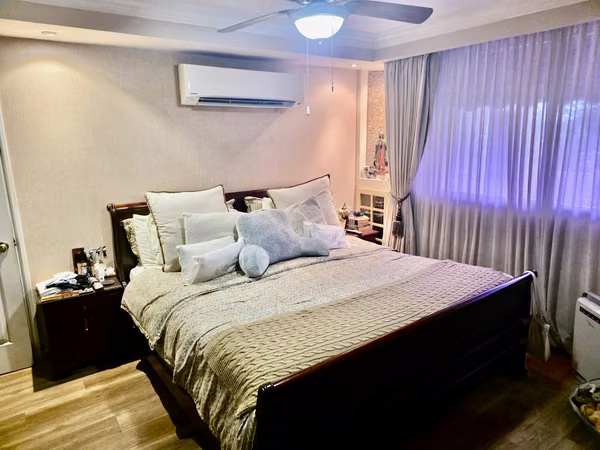 SOLD APARTMENT IN GOLDEN SQUARE
