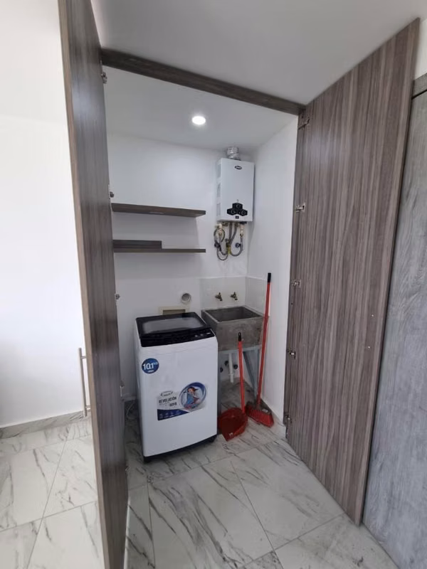 Alquiló apto tipo estudio full amoblado área social piscina gym