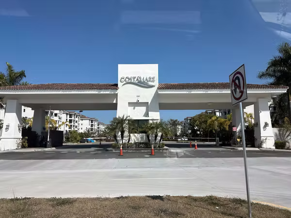 For Rent Apt in Costa Sur