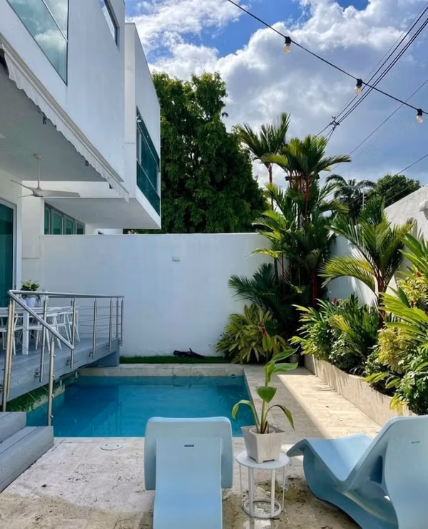Alquiló casa en costa sur 4recamaras 4baños solo línea blanca piscina