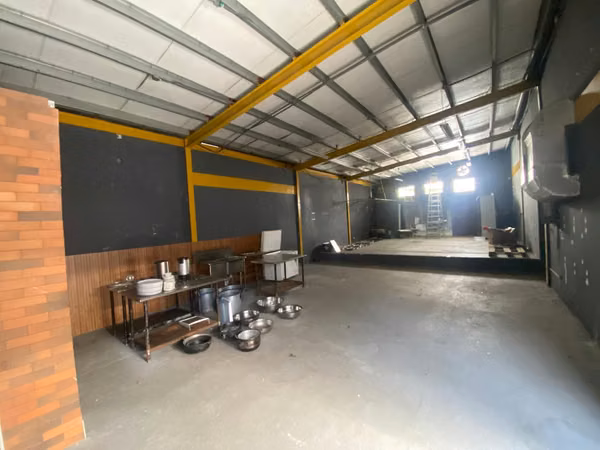 LOCAL commercial rental VISTA HERMOSA