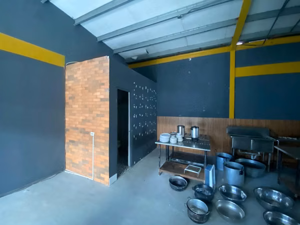 LOCAL commercial rental VISTA HERMOSA