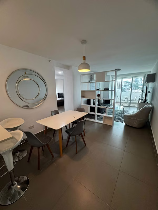 ALQUILER DE APARTAMENTO AMOBLADO EN BELLA VISTA
