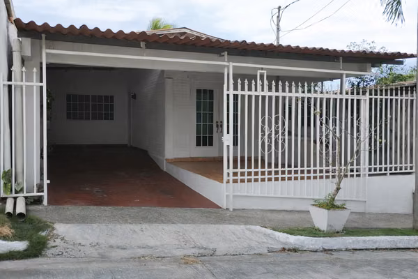 VENTA Casa de 207m2 en Jardin Sevilla AMD