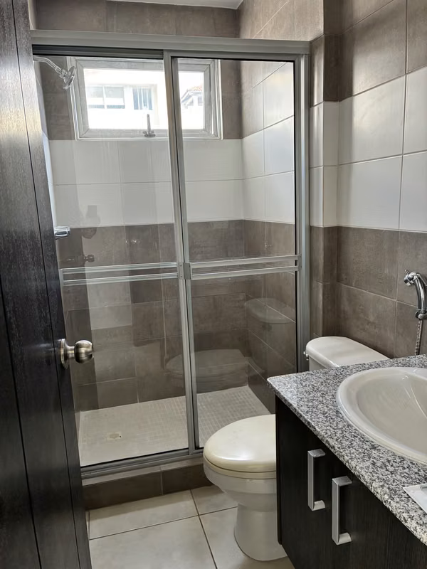 SE ALQUILAN APARTAMENTOS EN PARQUE LEFEVRE