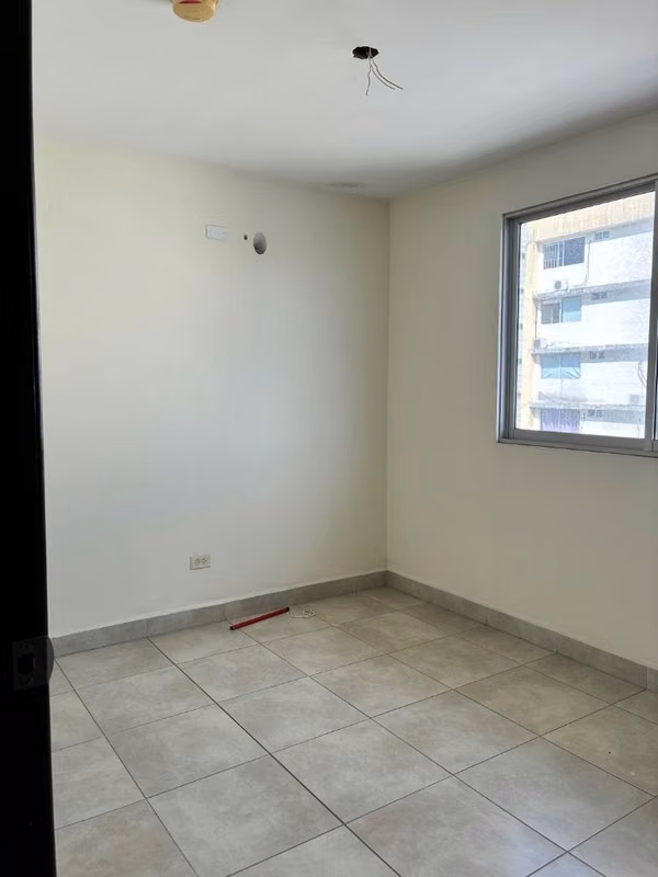 SE ALQUILAN APARTAMENTOS EN PARQUE LEFEVRE