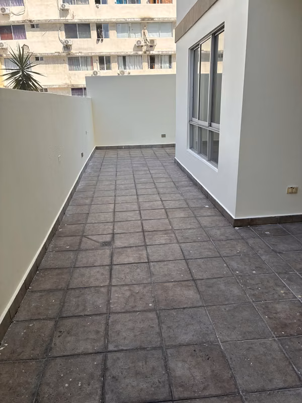 SE ALQUILAN APARTAMENTOS EN PARQUE LEFEVRE