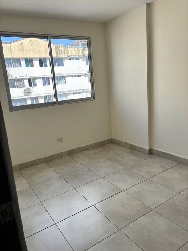 SE ALQUILAN APARTAMENTOS EN PARQUE LEFEVRE