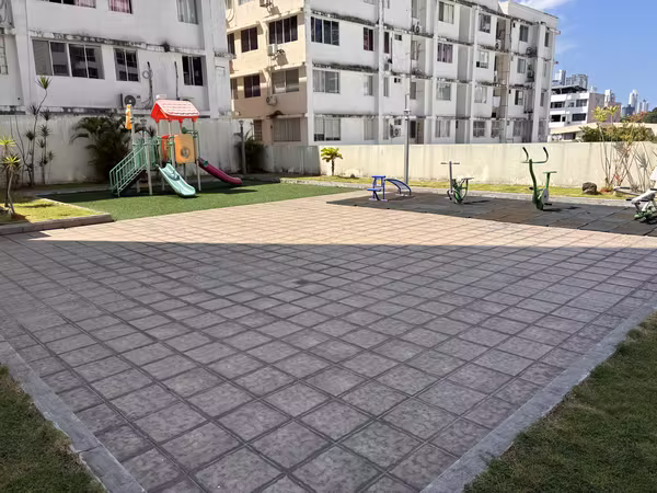 SE ALQUILAN APARTAMENTOS EN PARQUE LEFEVRE