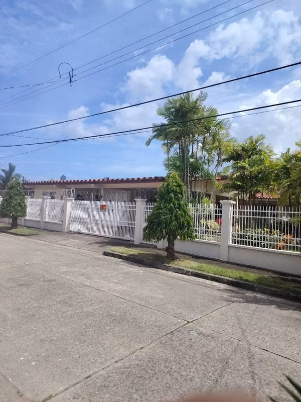 Se vende propiedad en Altos del Romeral