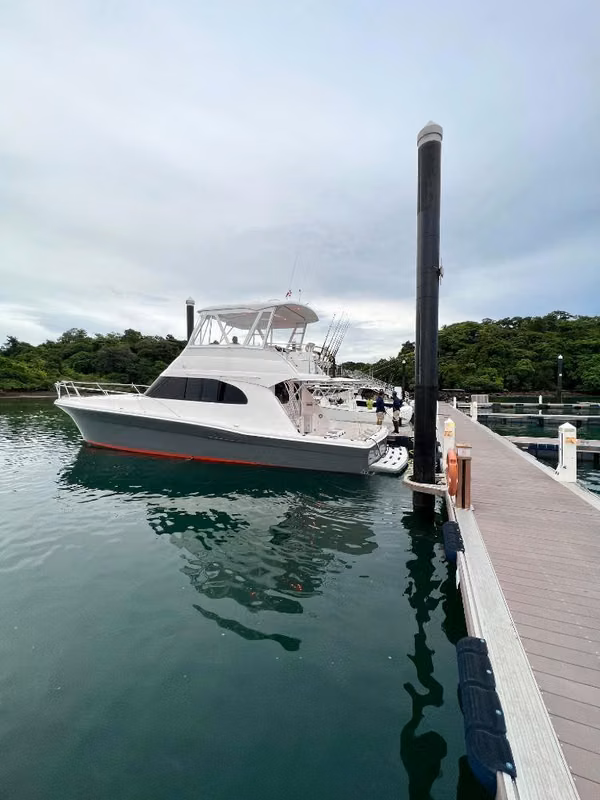 Riviera 48 Flybridge